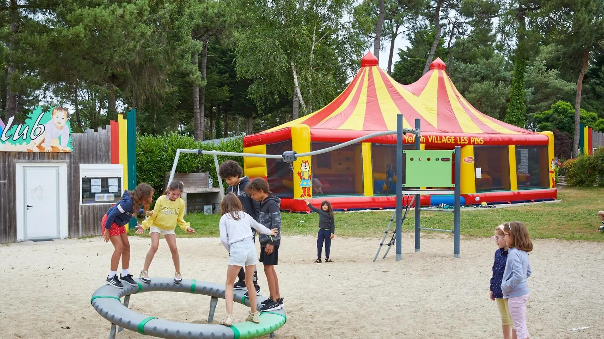 Mobil Home Xxl 4 Chambres - Camping Les Pins Erquy Frankreich